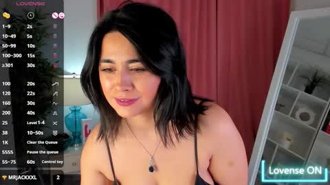 Snapshot of emabrownie chatting on October 28, 5:59 pm EmaBrownie online show from October 28, 5:59 pm