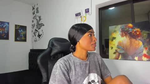 . online show from December 3, 10:50 am