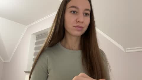 Snapshot of emberfamn chatting on November 8, 3:12 pm Alina online show from November 8, 3:12 pm