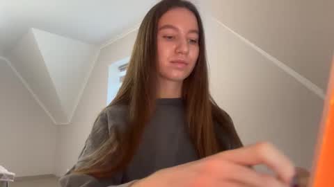 Snapshot of emberfamn chatting on December 2, 11:48 am Alina online show from December 2, 11:48 am