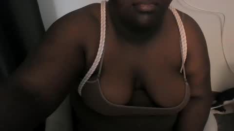 Snapshot of emberjoywoods chatting on February 28, 11:12 pm Empress Ember online show from February 28, 11:12 pm