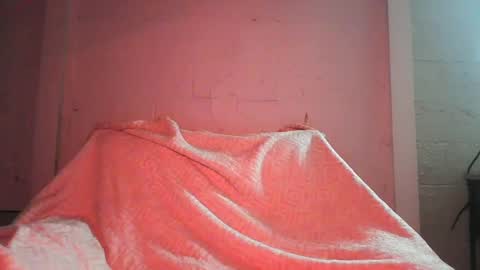 Snapshot of emberjoywoods chatting on September 29, 12:27 am Empress Ember online show from September 29, 12:27 am