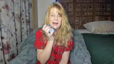 Ember Pheonixxx online show from November 7, 4:12 am