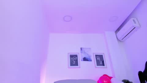 emelie_89 online show from February 15, 6:12 pm