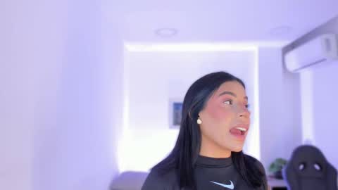 emelie_89 online show from September 10, 11:43 am