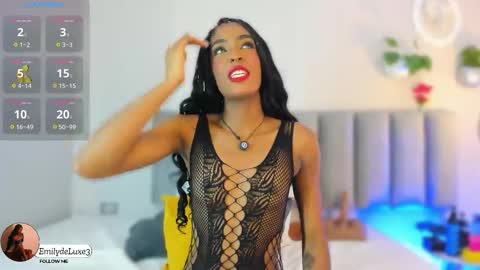 Snapshot of emely_deluxe chatting on November 15, 11:40 am Emely online show from November 15, 11:40 am