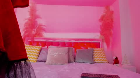 Snapshot of emelyy_carter chatting on December 24, 6:17 pm Emy online show from December 24, 6:17 pm