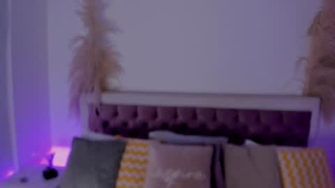 Snapshot of emelyy_carter chatting on January 11, 7:49 pm Emy online show from January 11, 7:49 pm