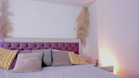 Snapshot of emelyy_carter chatting on January 13, 7:42 pm Emy online show from January 13, 7:42 pm
