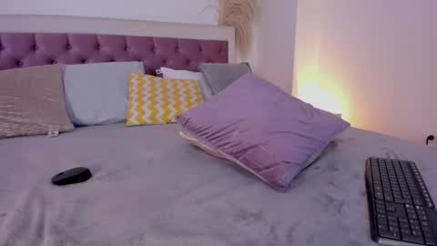 Snapshot of emelyy_carter chatting on January 14, 10:55 pm Emy online show from January 14, 10:55 pm