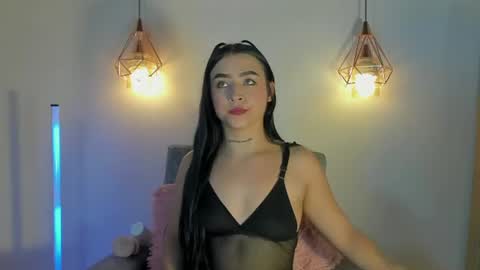 esmerald online show from July 7, 4:04 am
