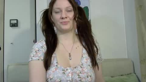 EmerieSkye online show from March 10, 5:29 pm