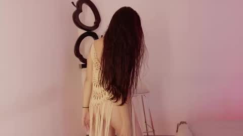 Snapshot of emi_roberts chatting on November 29, 2:58 am Emmily Roberts online show from November 29, 2:58 am