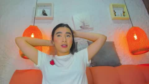 Snapshot of emiily_s chatting on October 24, 12:01 pm Emily online show from October 24, 12:01 pm