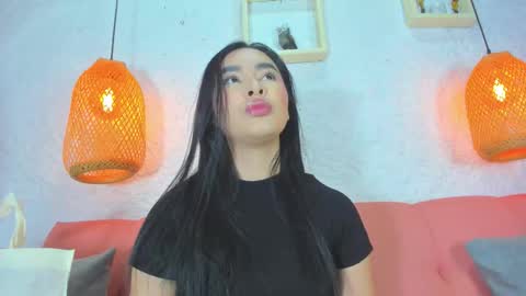 Snapshot of emiily_s chatting on November 1, 12:07 pm Emily online show from November 1, 12:07 pm