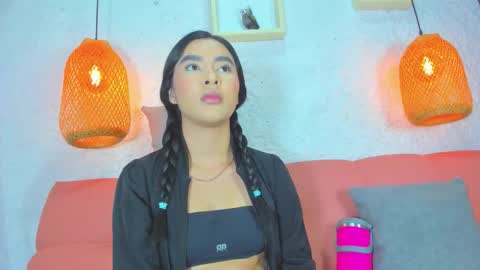 Snapshot of emiily_s chatting on November 4, 12:04 pm Emily online show from November 4, 12:04 pm