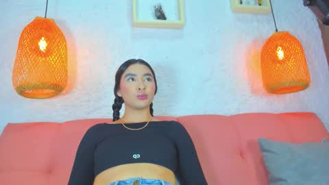 Snapshot of emiily_s chatting on November 5, 12:05 pm Emily online show from November 5, 12:05 pm