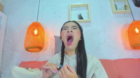 Snapshot of emiily_s chatting on November 7, 12:05 pm Emily online show from November 7, 12:05 pm