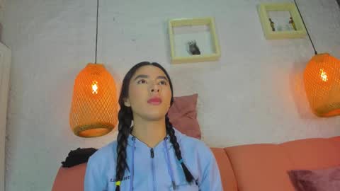 Snapshot of emiily_s chatting on November 13, 12:04 pm Emily online show from November 13, 12:04 pm