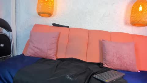 Snapshot of emiily_s chatting on November 20, 12:05 pm Emily online show from November 20, 12:05 pm