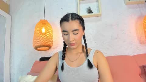 Snapshot of emiily_s chatting on November 25, 12:05 pm Emily online show from November 25, 12:05 pm