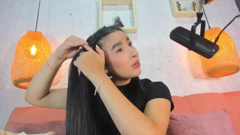 Snapshot of emiily_s chatting on November 27, 12:07 pm Emily online show from November 27, 12:07 pm