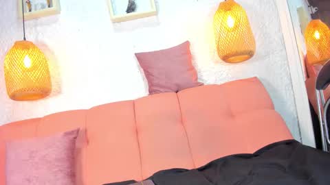 Snapshot of emiily_s chatting on November 28, 12:08 pm Emily online show from November 28, 12:08 pm