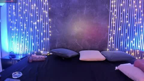   online show from December 27, 9:17 am