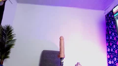 Snapshot of emiirose chatting on February 7, 10:08 am Emi Rose online show from February 7, 10:08 am