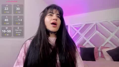 Snapshot of emilayton_ chatting on October 23, 6:39 pm emilayton_ online show from October 23, 6:39 pm