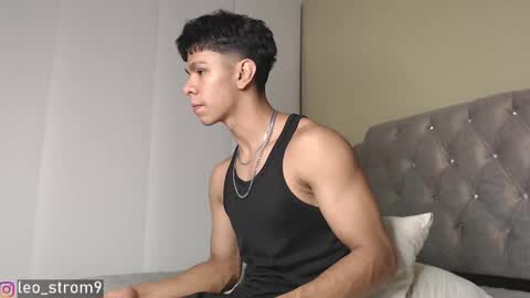 Snapshot of emile_239 chatting on January 22, 3:09 am emile_239 online show from January 22, 3:09 am