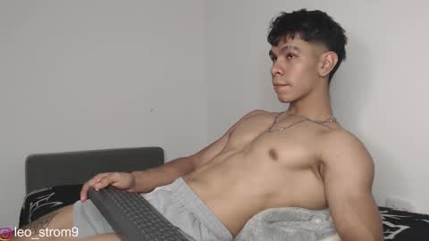 Snapshot of emile_239 chatting on March 6, 1:16 am emile_239 online show from March 6, 1:16 am