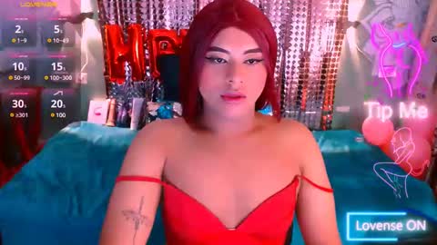 Snapshot of emili_roux chatting on February 15, 12:22 pm Emili roux online show from February 15, 12:22 pm