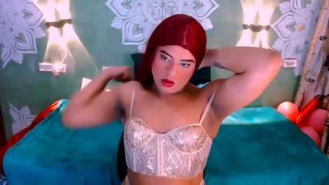 Snapshot of emili_roux chatting on February 20, 12:25 pm Emili roux online show from February 20, 12:25 pm