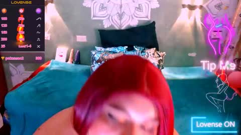 Snapshot of emili_roux chatting on February 23, 5:07 pm Emili roux online show from February 23, 5:07 pm