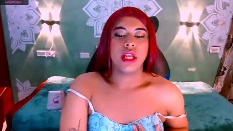 Snapshot of emili_roux chatting on March 3, 2:59 pm Emili roux online show from March 3, 2:59 pm