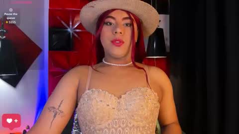 Snapshot of emili_roux chatting on October 13, 5:35 pm Emili roux online show from October 13, 5:35 pm