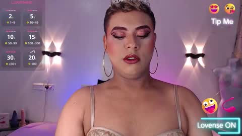 Snapshot of emili_roux chatting on November 4, 12:15 pm Emili roux online show from November 4, 12:15 pm