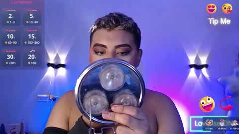 Snapshot of emili_roux chatting on November 6, 1:01 pm Emili roux online show from November 6, 1:01 pm