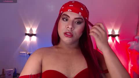 Snapshot of emili_roux chatting on November 10, 12:04 pm Emili roux online show from November 10, 12:04 pm