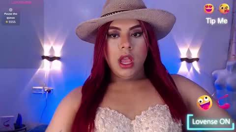 Snapshot of emili_roux chatting on November 12, 11:43 am Emili roux online show from November 12, 11:43 am