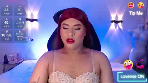 Snapshot of emili_roux chatting on December 2, 12:32 pm Emili roux online show from December 2, 12:32 pm