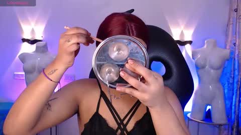 Snapshot of emili_roux chatting on February 6, 12:30 pm Emili roux online show from February 6, 12:30 pm