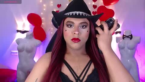 Snapshot of emili_roux chatting on February 15, 5:53 pm Emili roux online show from February 15, 5:53 pm