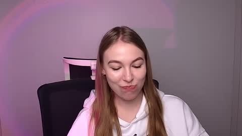 Emilia online show from January 31, 9:16 am