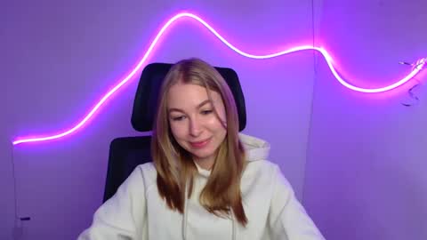 Emilia online show from September 26, 5:33 am