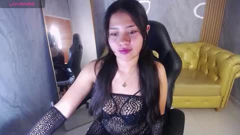 Emilia  online show from October 21, 3:29 am