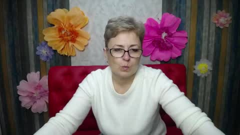 EmiliaGree online show from April 19, 5:12 pm
