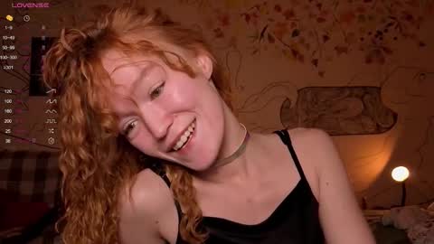 Snapshot of emiliyafox chatting on September 26, 9:35 am Emi online show from September 26, 9:35 am