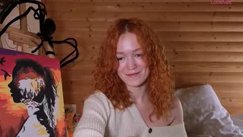 Snapshot of emiliyafox chatting on November 2, 1:35 pm Emi online show from November 2, 1:35 pm